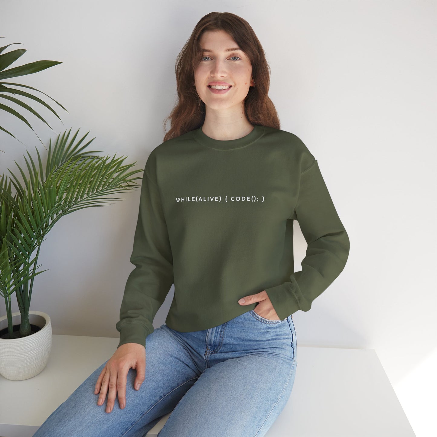 “while(alive)” Coding Sweatshirt – Unisex Heavy Blend Crewneck