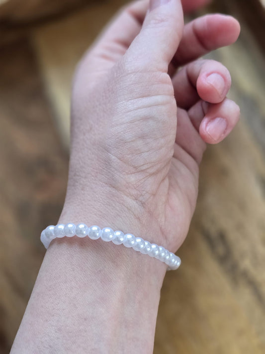 Inner Light – White Pearl Bracelet