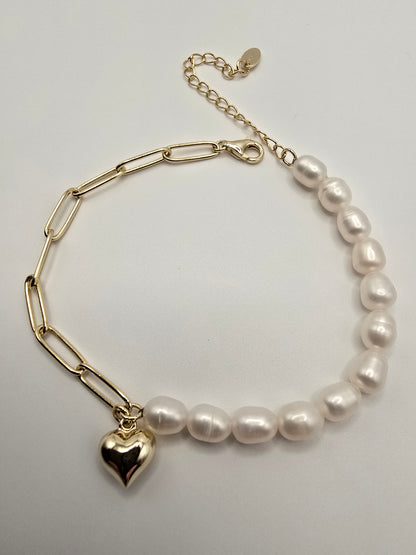 She Carries On. — Pearl & Gold Bracelet